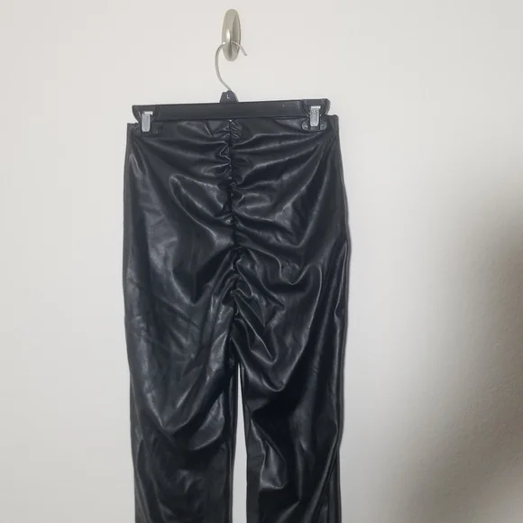 NWT  PrettyLittletThing Flare Leg Faux Leather Pants - Picture 2 of 3